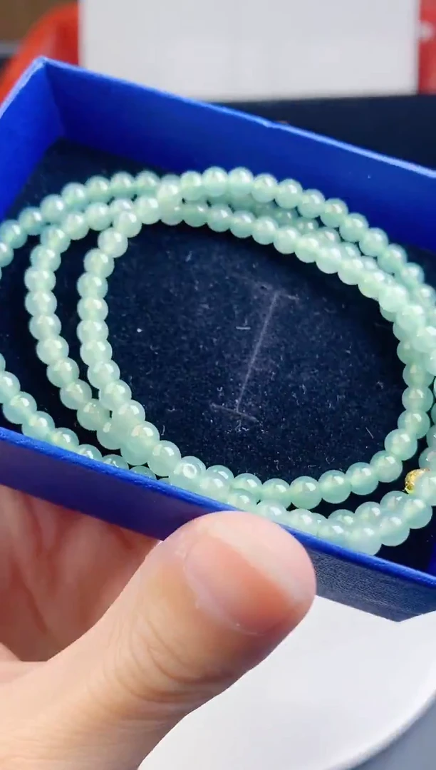 颈饰未镶嵌翡翠`