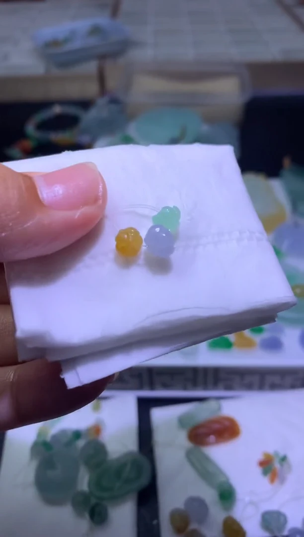 未镶嵌定制翡翠毛货