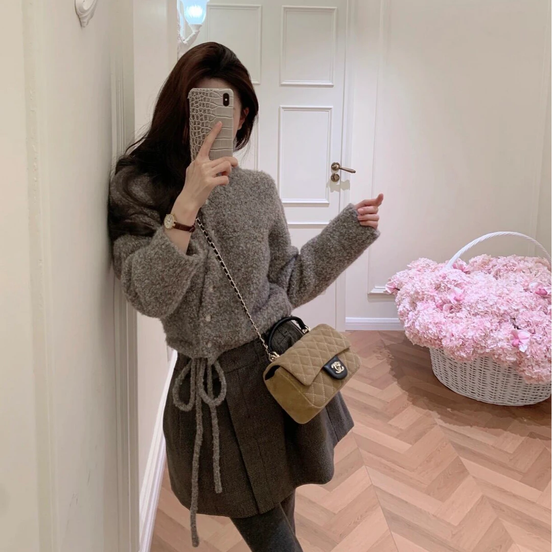 高领毛衣女款2026冬季新款韩系时尚不规则抽绳收腰短款洋气针织衫