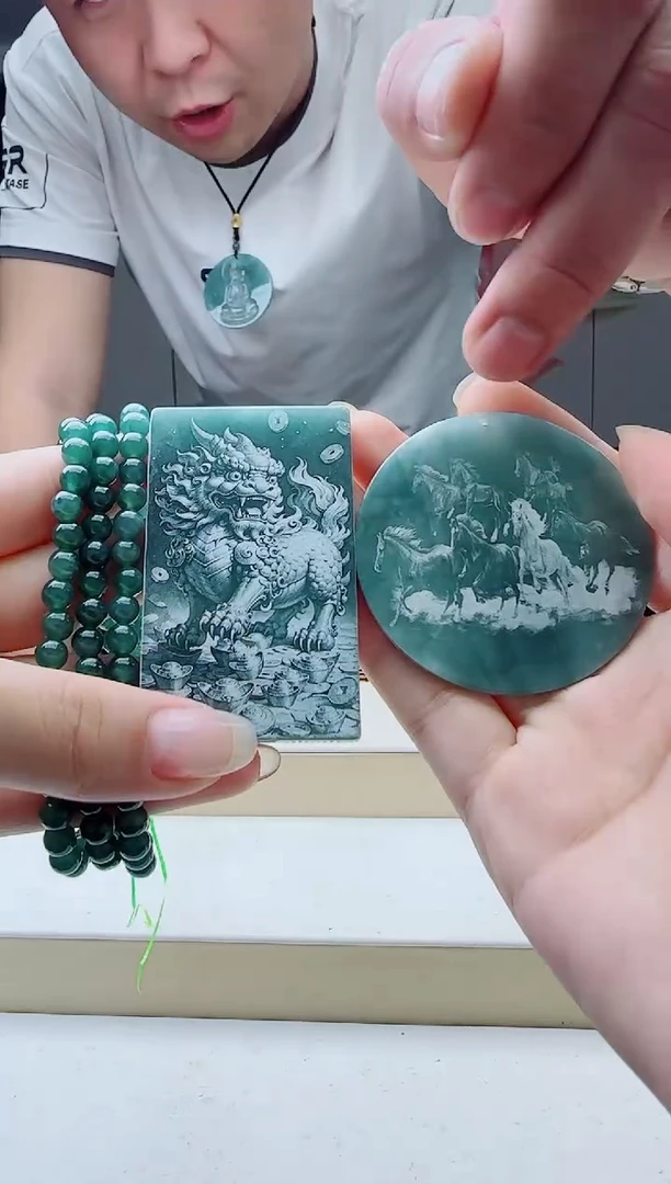 颈饰未镶嵌翡翠多样性发其中一