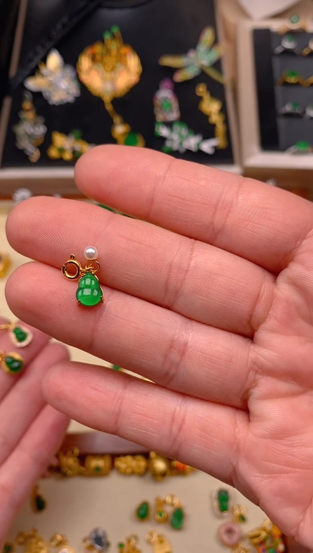 【闪购商品】翡翠吊坠(不含链)银S925镶嵌葫芦