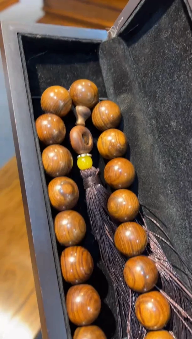 【闪购商品】花梨木类木雕大串一条