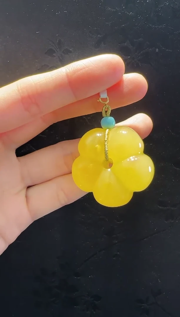 蜜蜡颈饰18K金镶嵌花花吊坠