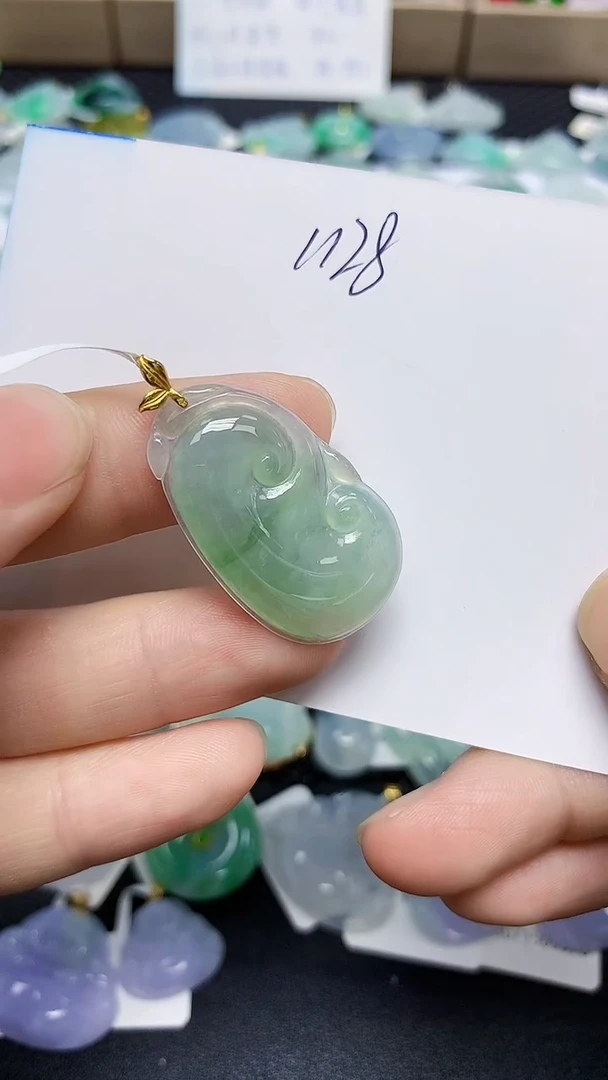 颈饰18K金镶嵌翡翠天然缅甸翡翠A货翡翠百元以上9元证书费自理