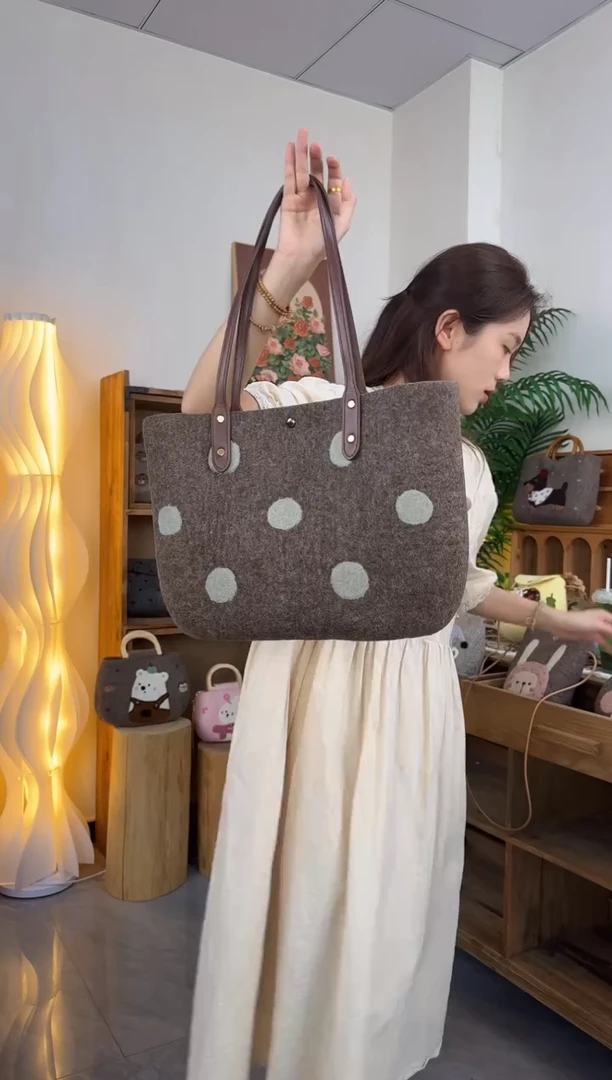 羊毛非遗纯手工 羊毛毡包包