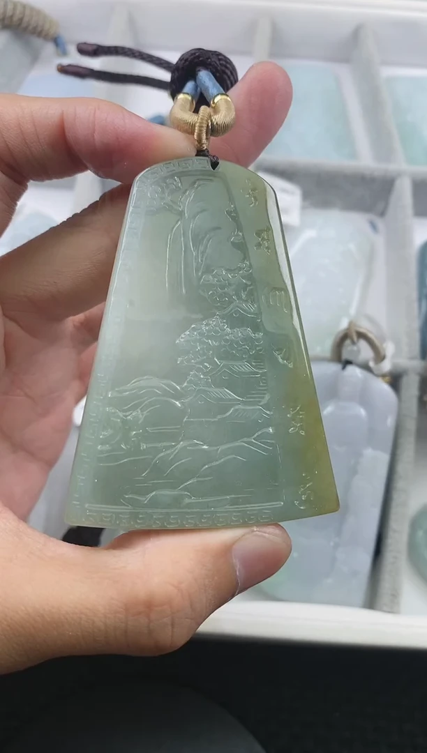 翡翠未镶嵌颈饰