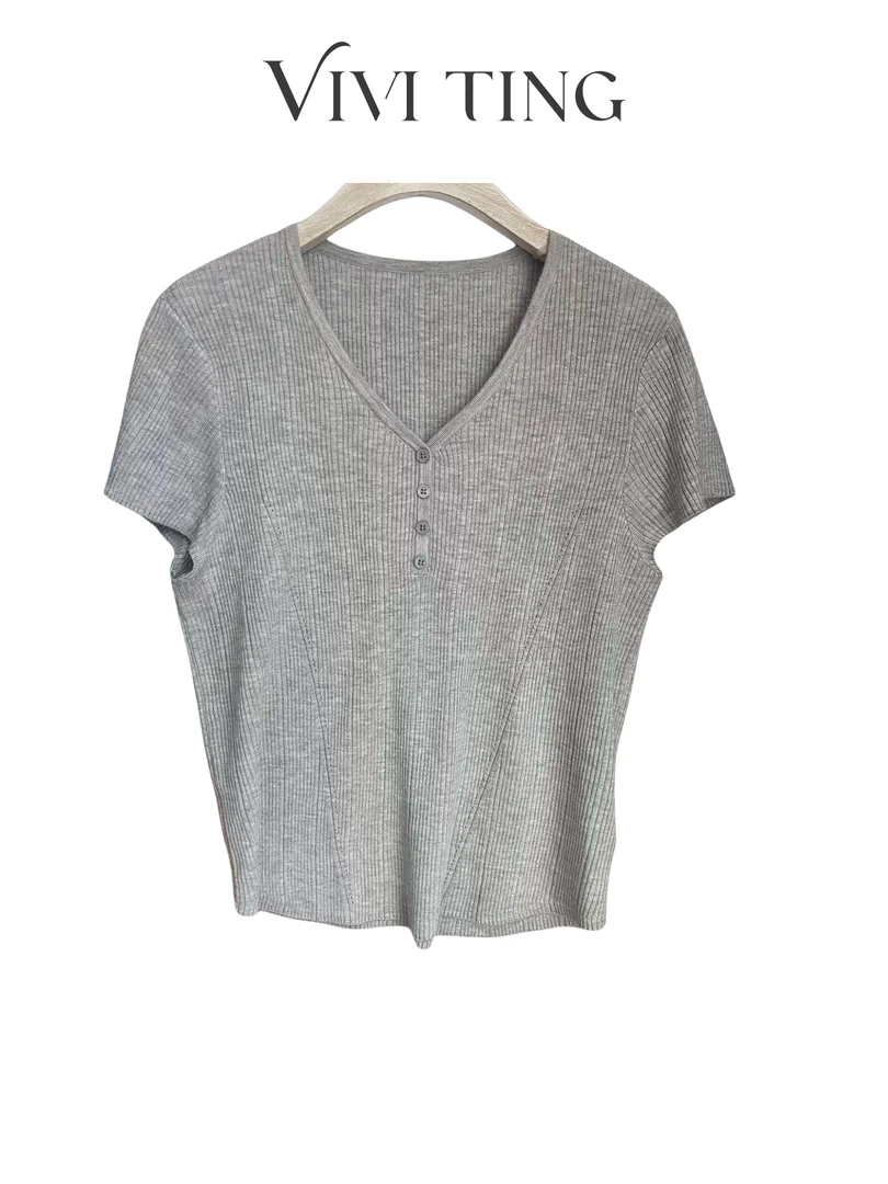 【VIVI·TING】婷姐推荐夏季纯欲风V领扣子露锁骨修身短袖A45
