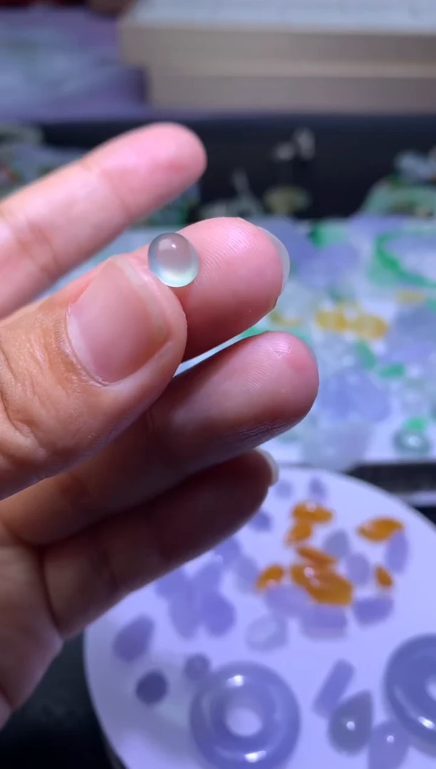 未镶嵌定制翡翠毛货