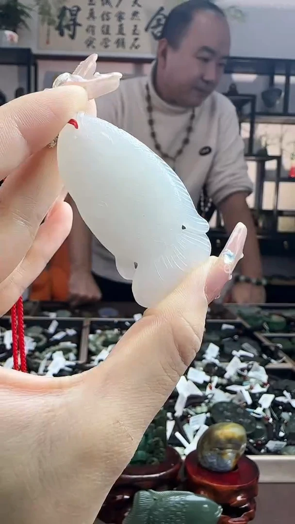 颈饰未镶嵌和田玉鱼