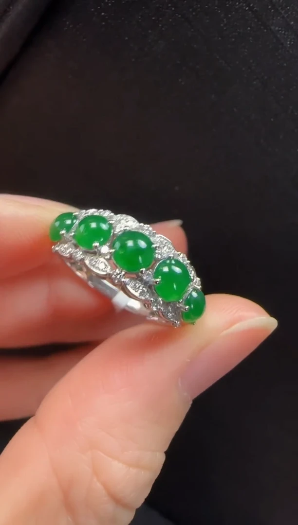 18K金镶嵌戒指翡翠609蛋面一枚