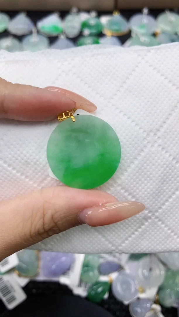 颈饰18K金镶嵌翡翠11111111111