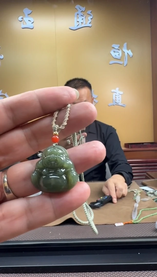 颈饰未镶嵌和田玉挂件