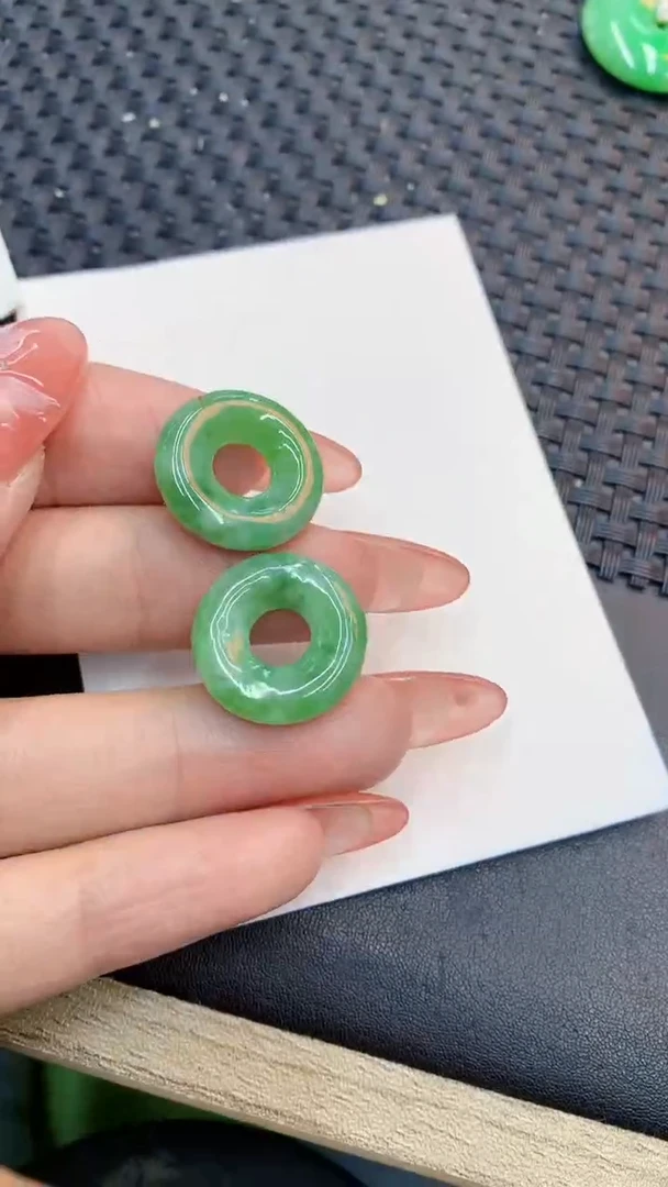 颈饰未镶嵌翡翠多样性发其一