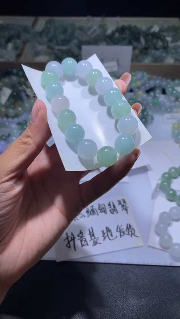 定制翡翠未镶嵌翡翠手串