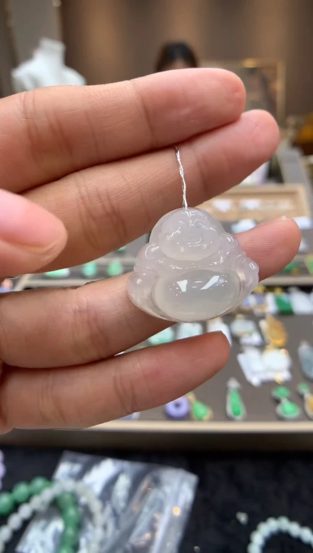 翡翠未镶嵌颈饰佛公