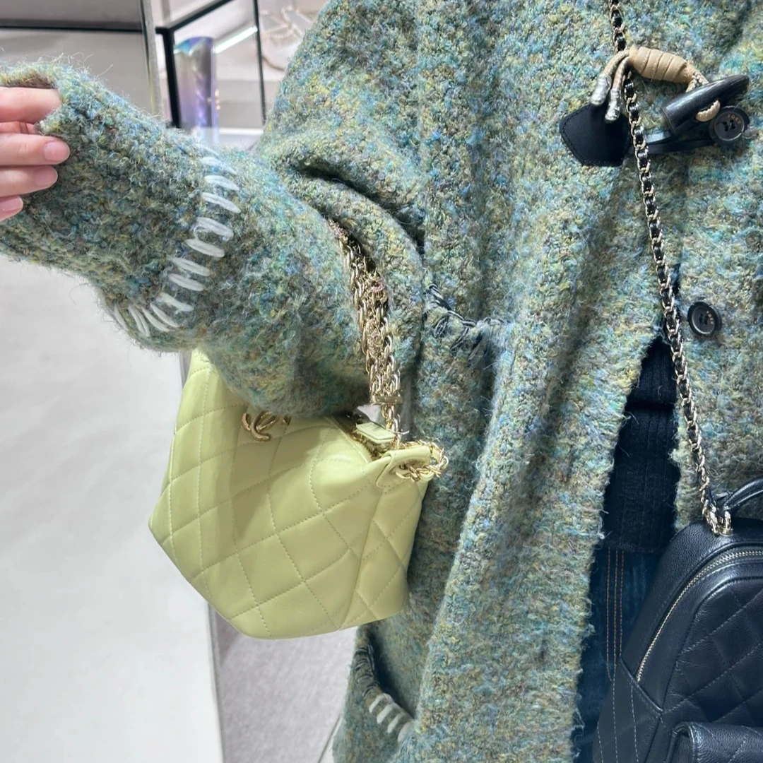99新 Chanel/香奈儿 7姐专场/24C小鸡黄 钻logo hobo饭盒包