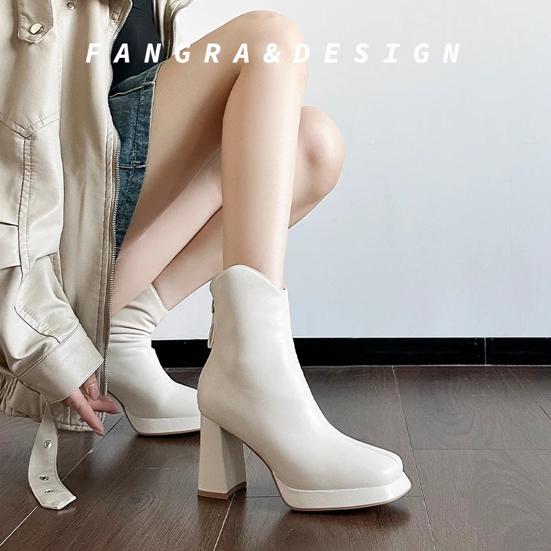 显瘦炸街马丁靴子女款爆款2025年新款阔腿裤配高跟鞋防水台短靴女