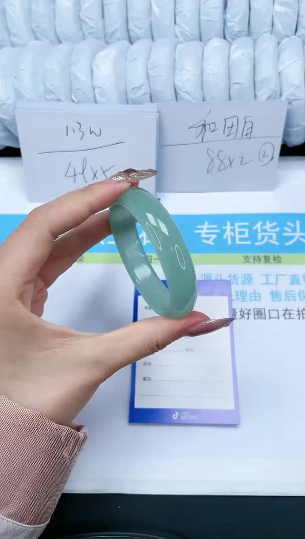 【闪购商品】石英质玉手镯未镶嵌234-52.9