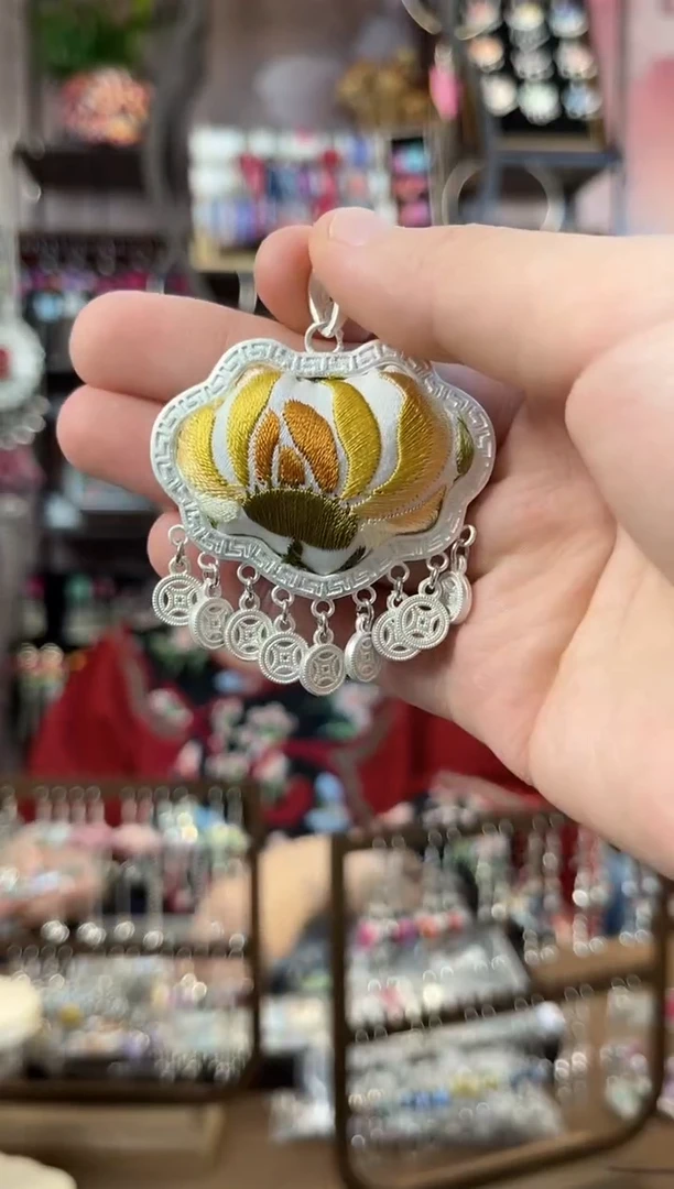 织绣民族风手工非遗老绣饰品219