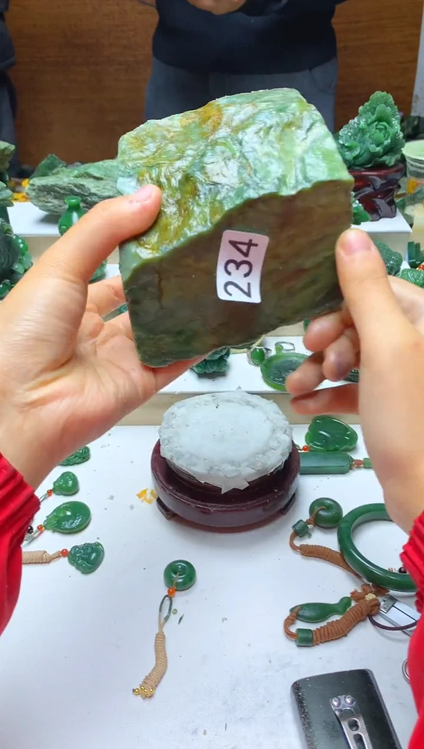 未镶嵌和田玉摆件1