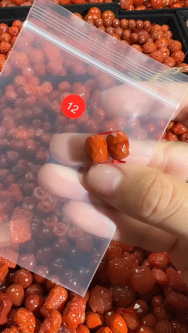 颈饰未镶嵌南红玛瑙1