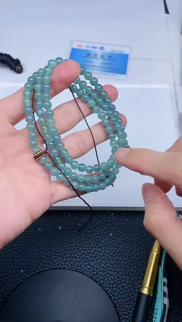 颈饰未镶嵌翡翠