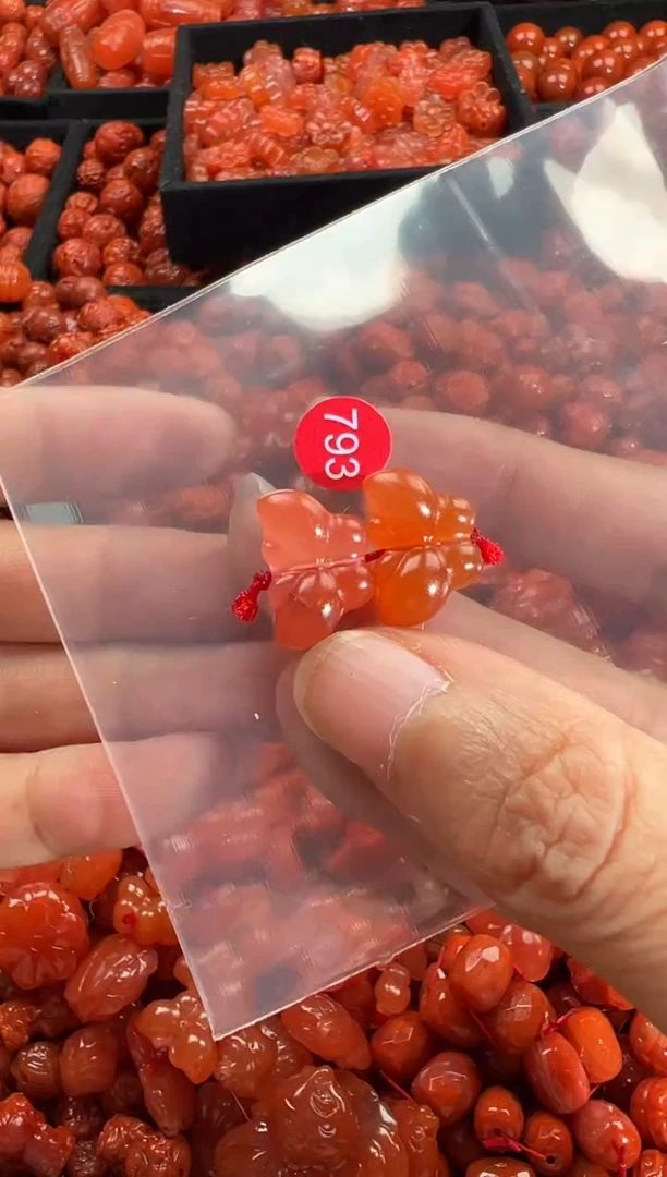 颈饰未镶嵌南红玛瑙1