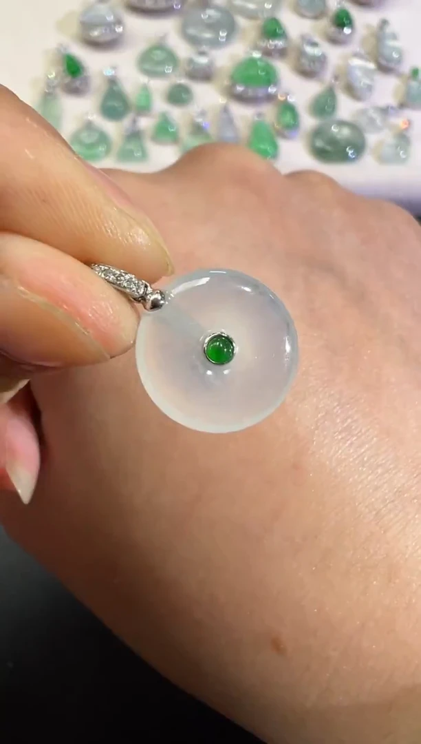 吊坠(不含链)18K金镶嵌翡翠B293|980