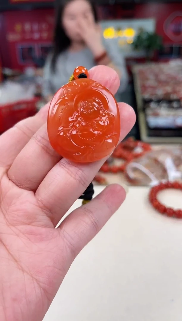 未镶嵌佛公吊坠南红玛瑙（多样式发其一）