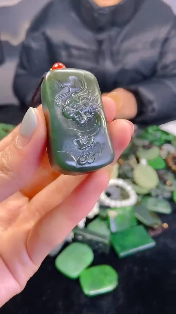 颈饰未镶嵌和田玉1