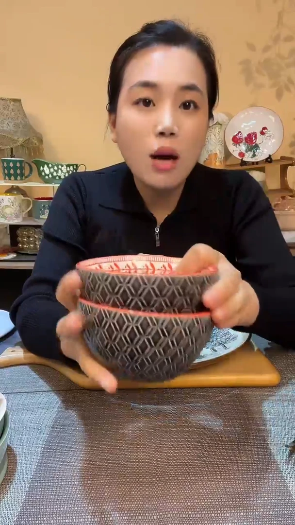 瓷片2个饭碗椭圆形 微瑕介意勿拍