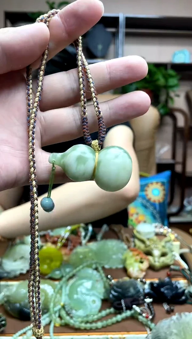 未镶嵌岫玉手串·