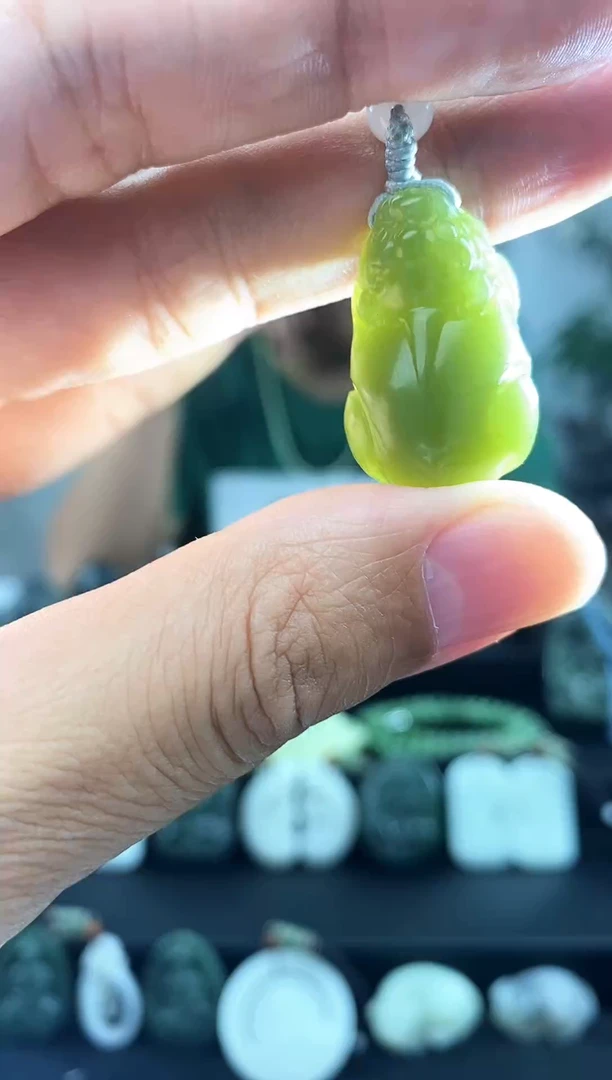 和田玉未镶嵌颈饰1