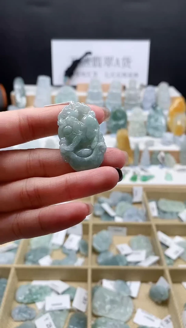 翡翠未镶嵌吊坠(不含链)39生肖猪