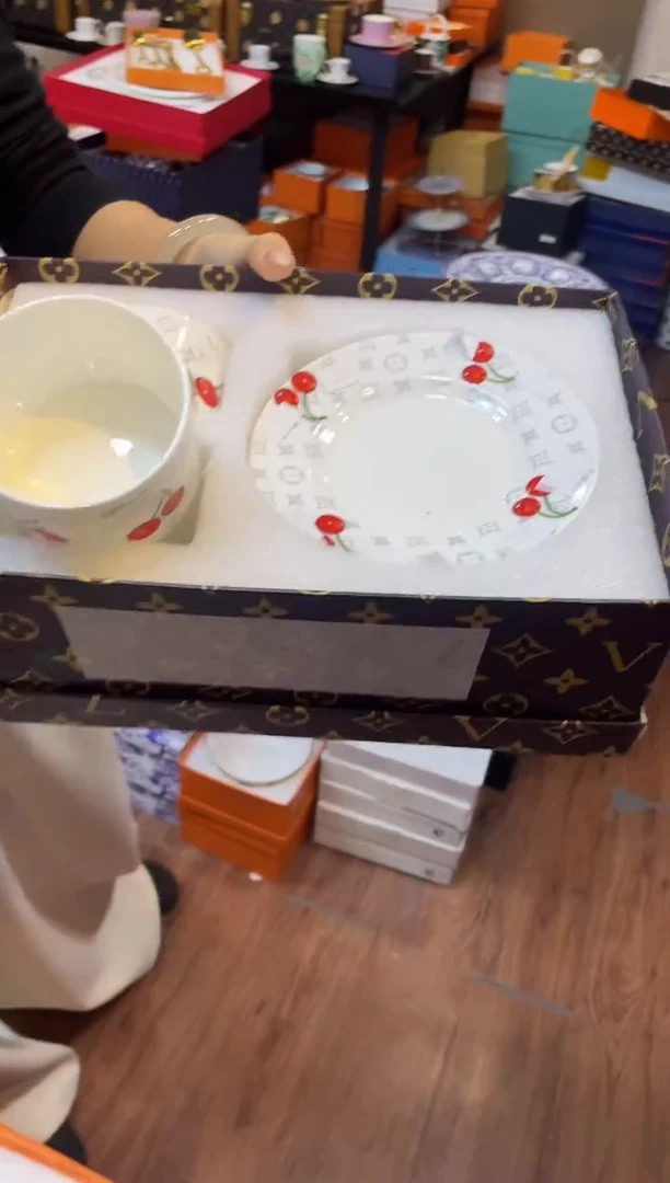 杯鸿辉家品牌瓷器，京东包邮！