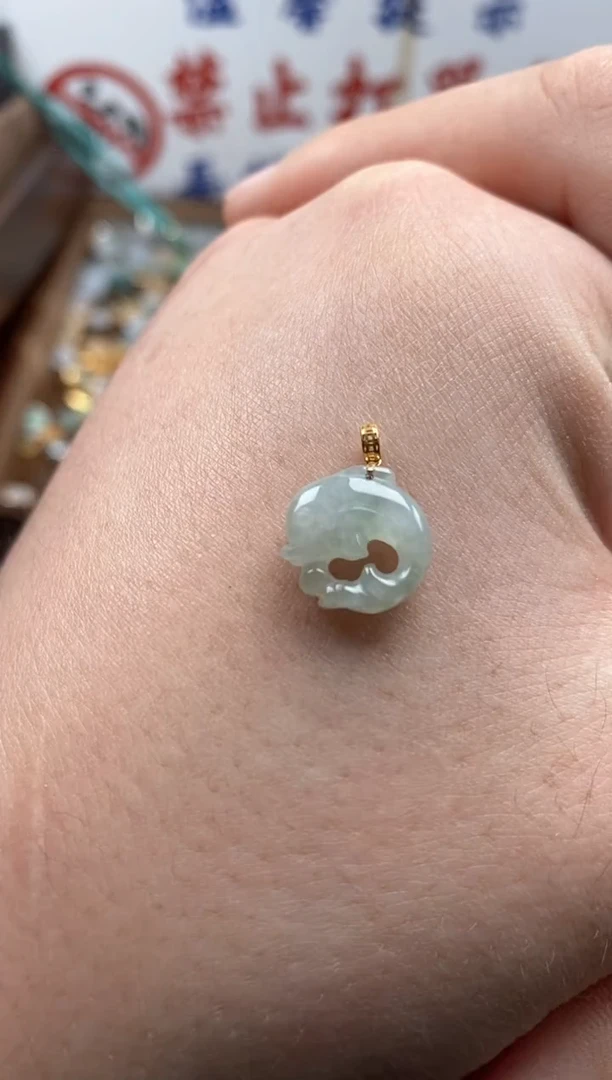 【闪购商品】翡翠颈饰未镶嵌哥哥