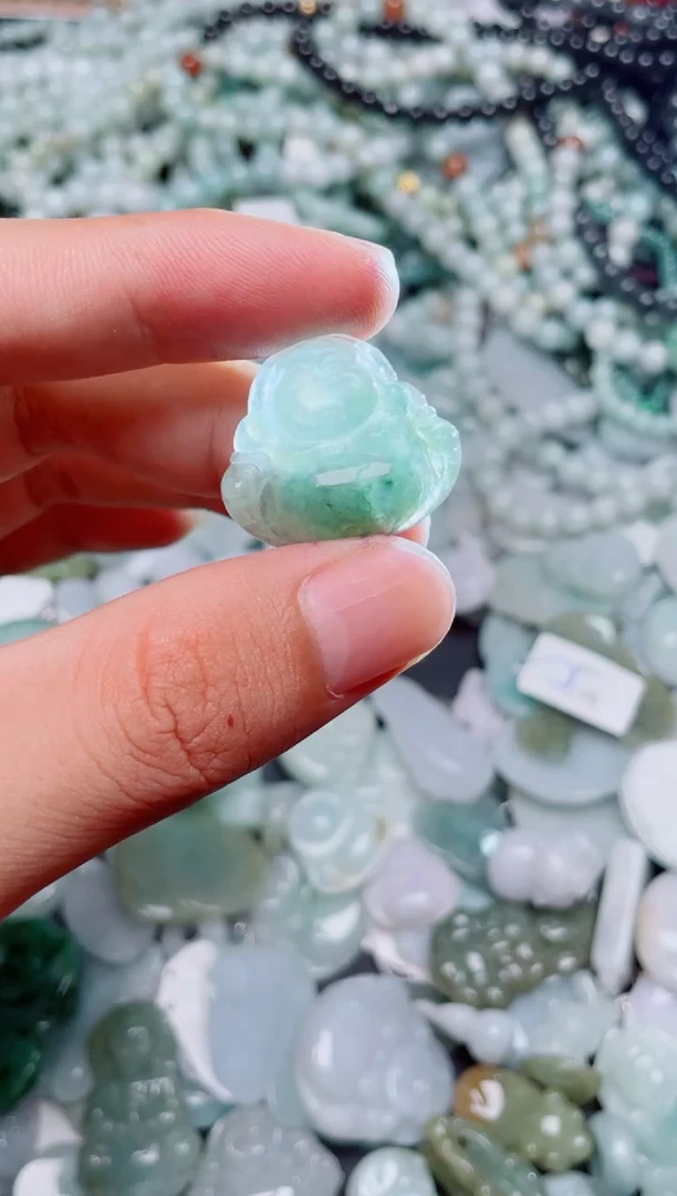翡翠未镶嵌颈饰197