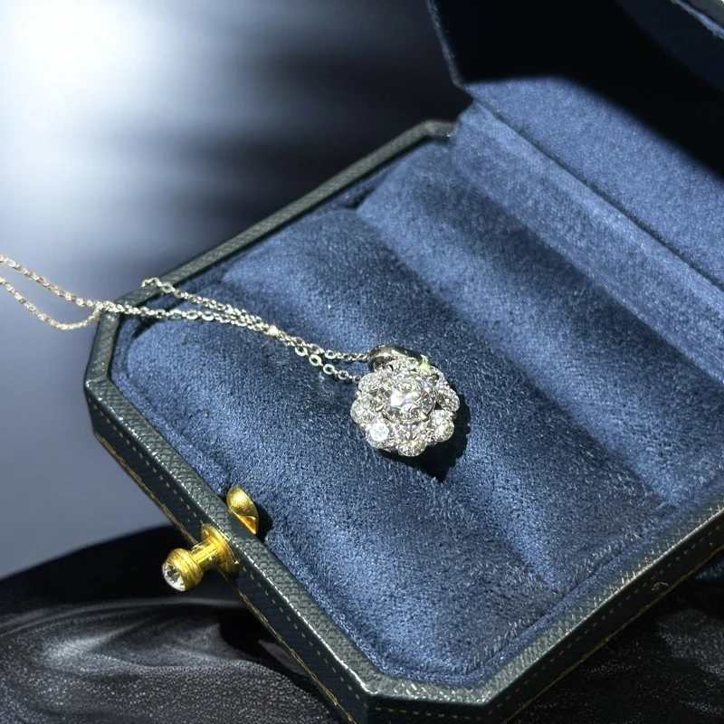 实验室培育钻石【合心钻石】PT950花型轻奢显大气培育钻石吊坠