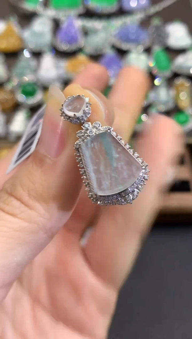 吊坠(不含链)18K金镶嵌翡翠B78