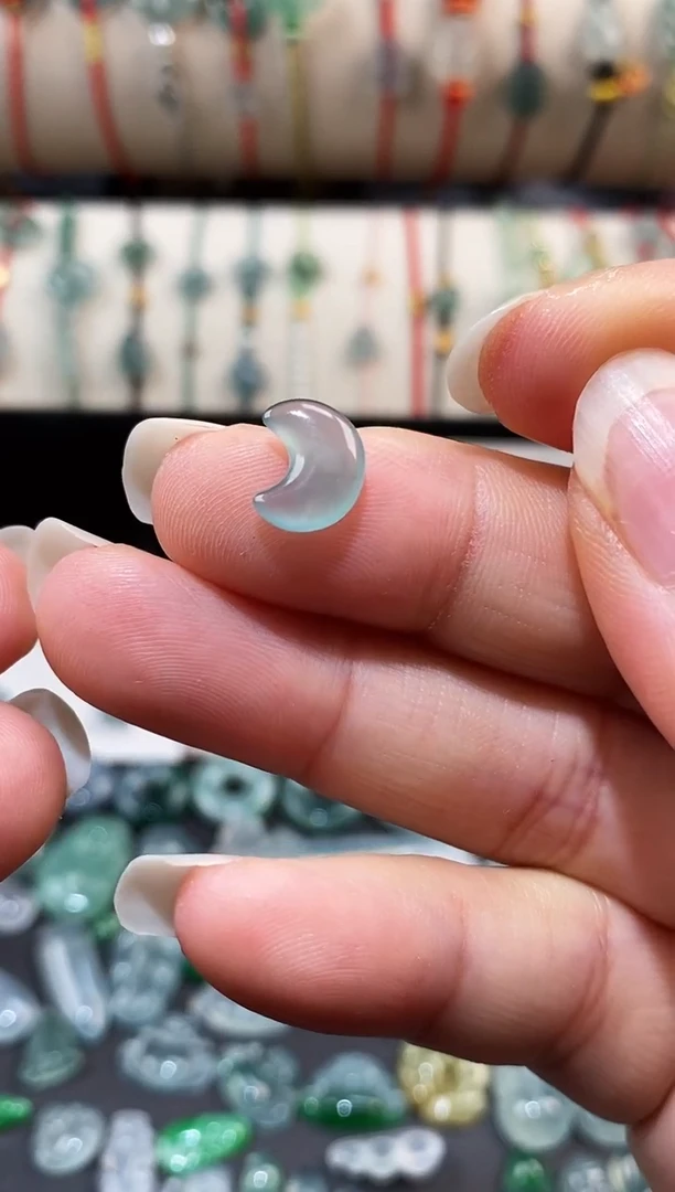 翡翠散珠月亮裸石