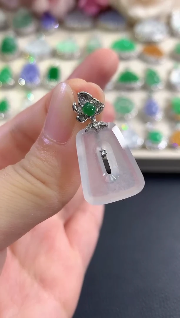 吊坠(不含链)18K金镶嵌翡翠B60