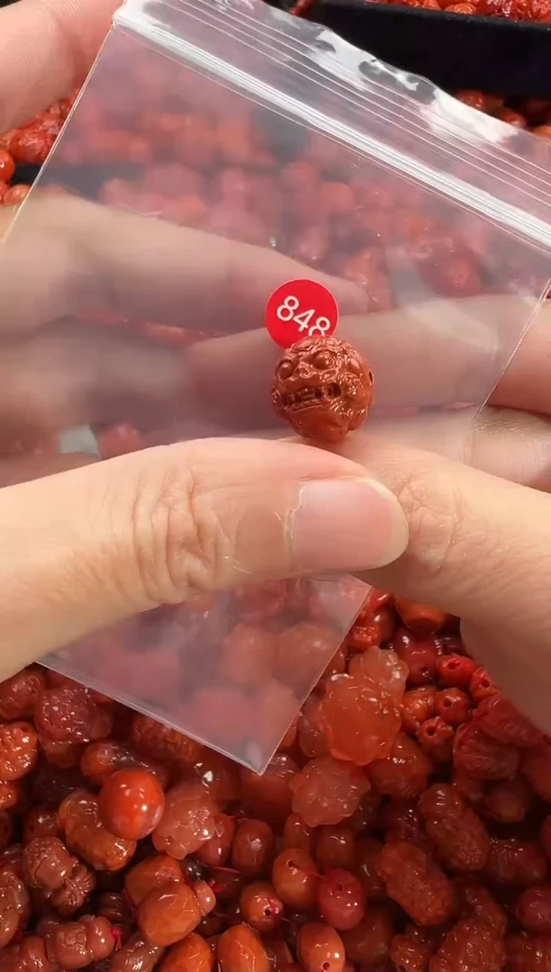 颈饰未镶嵌南红玛瑙1