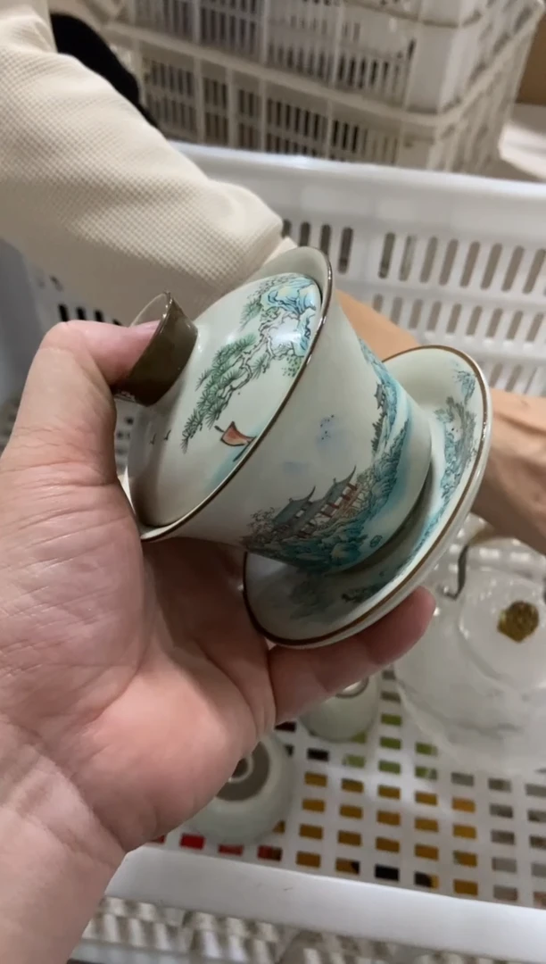 无运费险有瑕疵的摄影的产品有使用过的痕迹有点脏介意勿拍