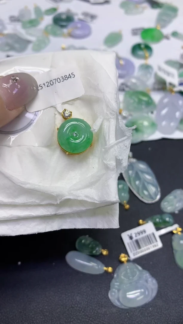 颈饰未镶嵌翡翠天然缅甸翡翠A货百元以上9元证书费自理