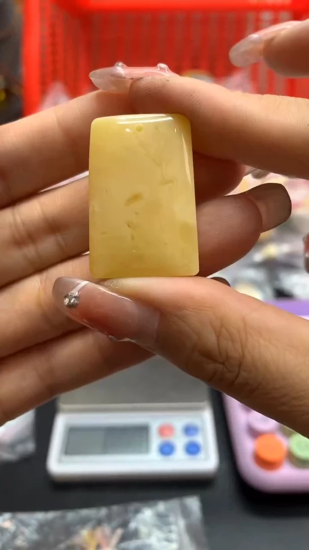 未镶嵌琥珀珠宝奇石54