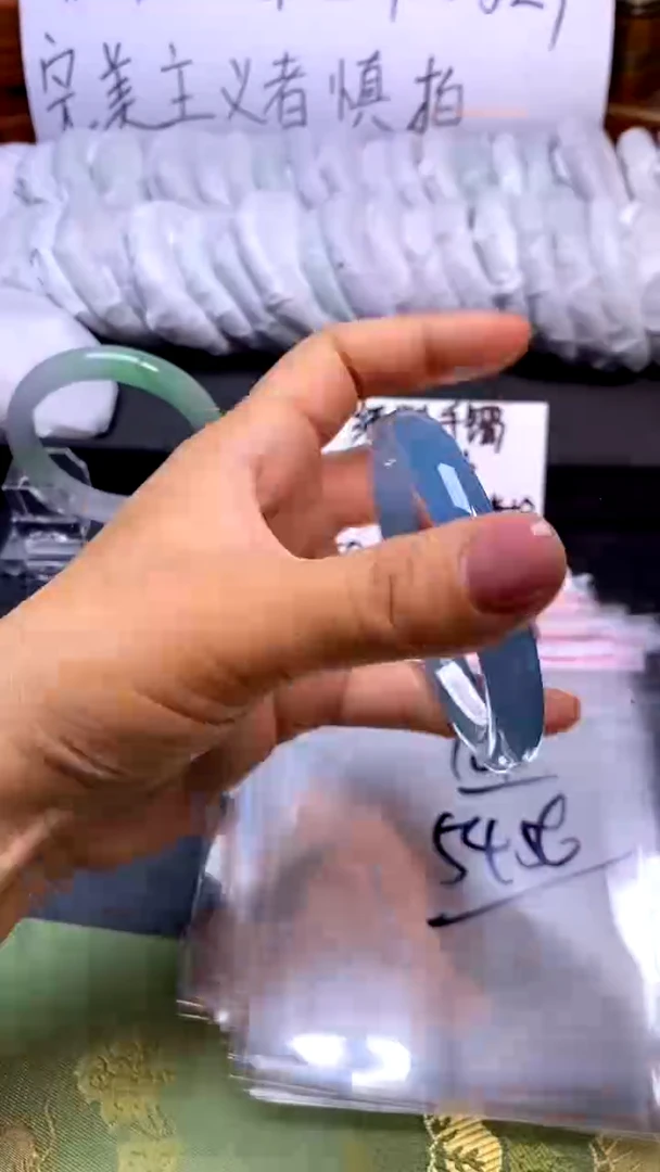 时尚女款缅料手镯101