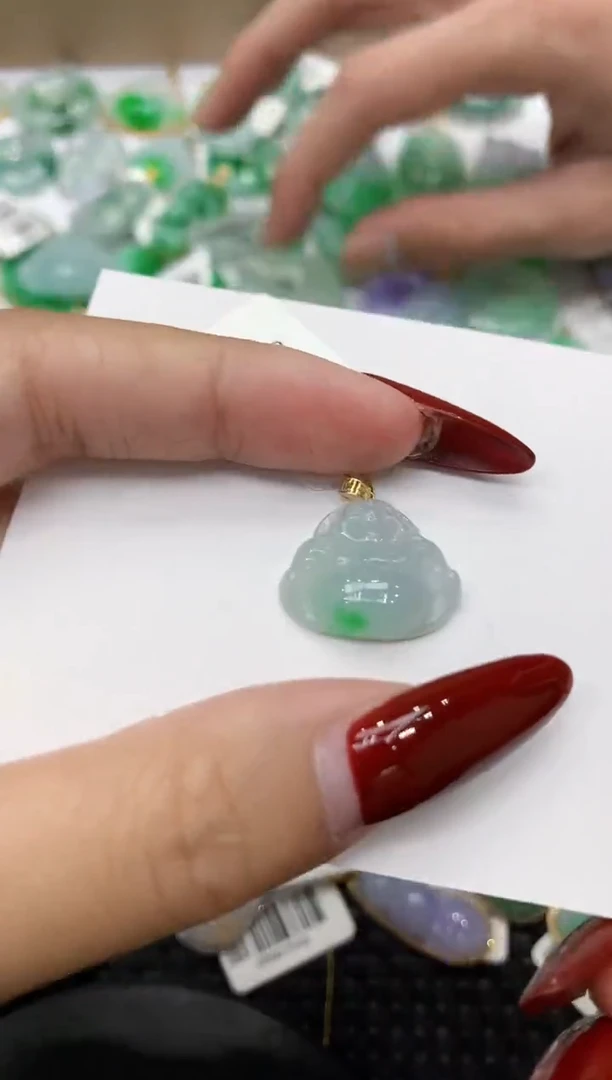 翡翠18K金镶嵌颈饰111111111