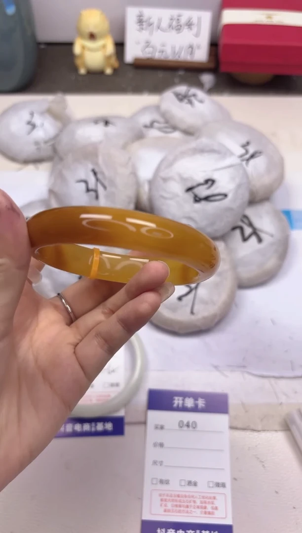 石英质玉手镯未镶嵌40-财气镯-圈口60