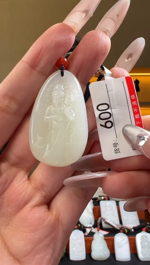 颈饰未镶嵌和田玉1