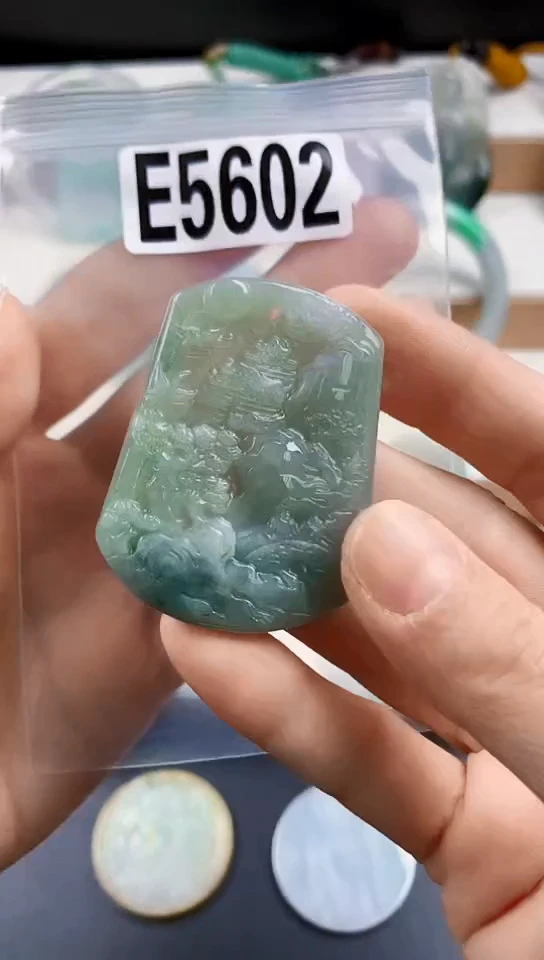 颈饰未镶嵌翡翠天然翡翠吊坠挂件